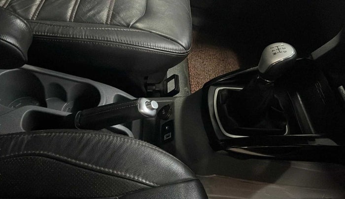 2016 Ford Ecosport TITANIUM+ 1.5L DIESEL, Diesel, Manual, 1,00,253 km, Gear Lever