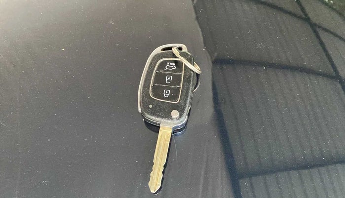 2021 Hyundai NEW I20 SPORTZ 1.2 MT, Petrol, Manual, 44,258 km, Key Close Up