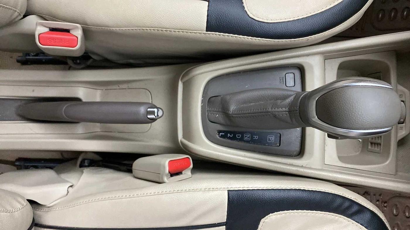 2019 Maruti Ertiga VXI AT SHVS, Petrol, Automatic, 37,985 km, Gear Lever
