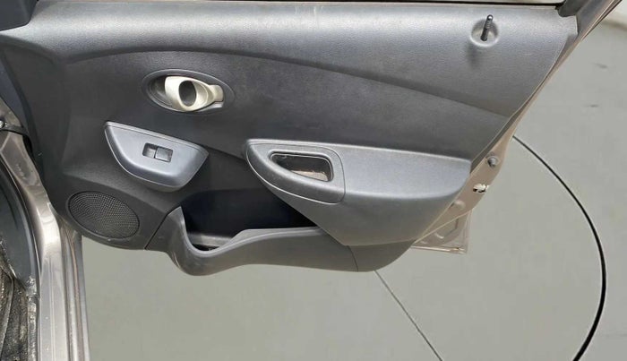 2018 Datsun Go T, Petrol, Manual, 20,526 km, Driver Side Door Panels Control