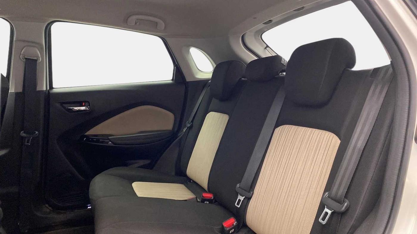2023 Toyota Glanza V AMT, Petrol, Automatic, 24,402 km, Right Side Rear Door Cabin