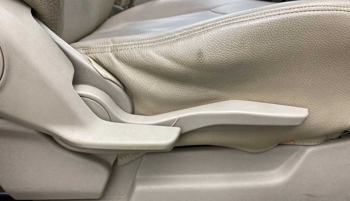 2020 Maruti Ertiga ZXI+ SHVS, Petrol, Manual, 41,284 km, Driver Side Adjustment Panel