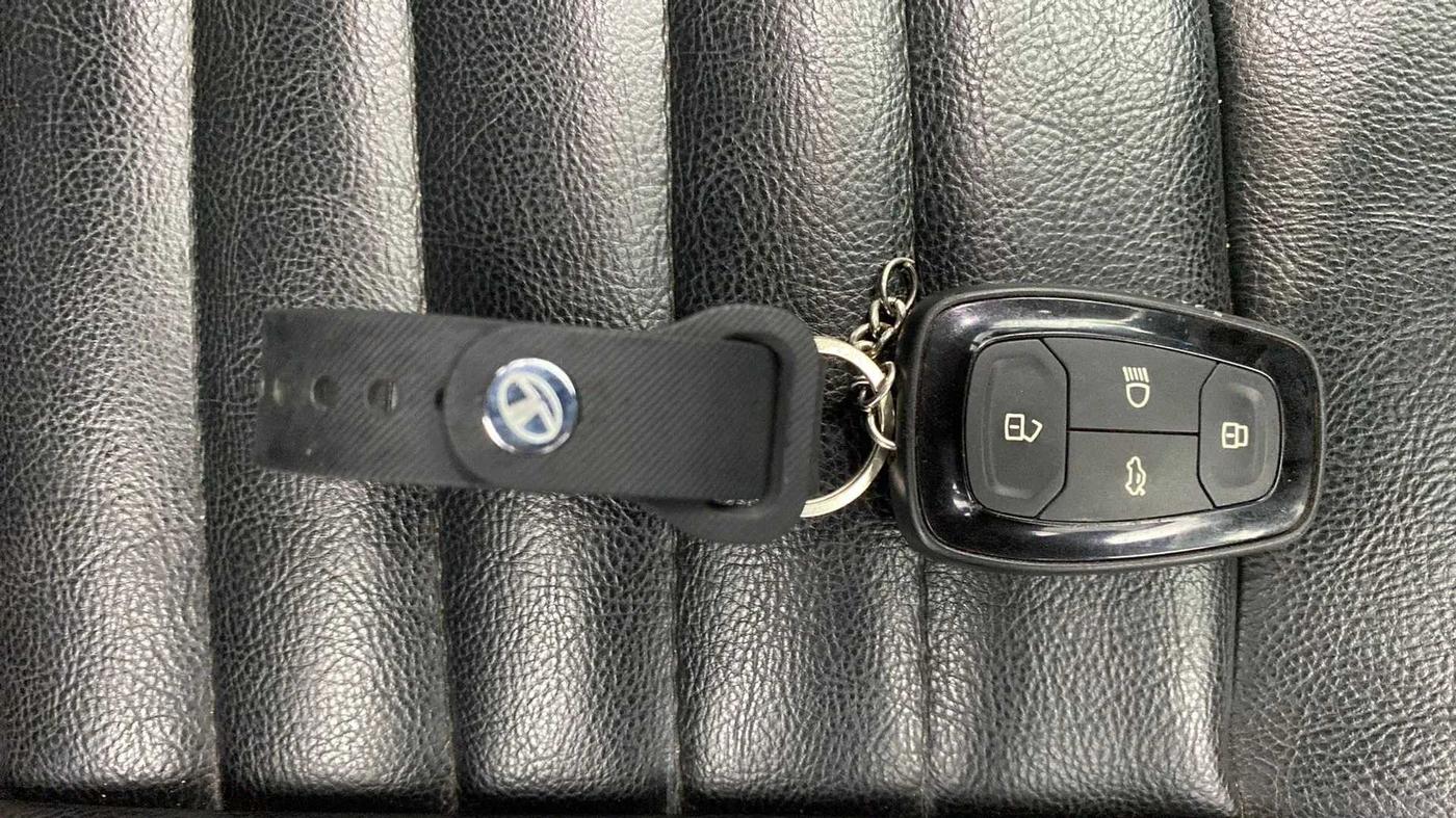 2021 Tata ALTROZ XZ PETROL, Petrol, Manual, 28,837 km, Key Close Up