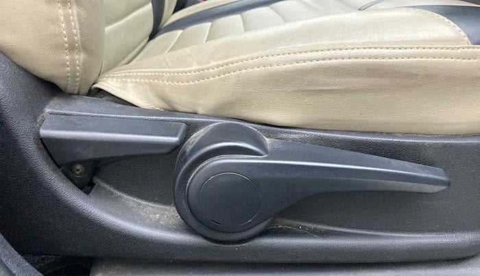 2018 Tata Tiago XZA PETROL, Petrol, Automatic, 41,120 km, Driver Side Adjustment Panel