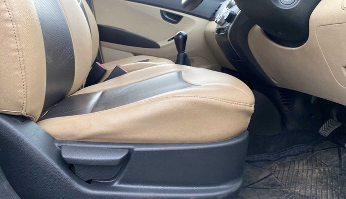 2018 Hyundai Eon ERA +, Petrol, Manual, 25,569 km, Driver Side Adjustment Panel