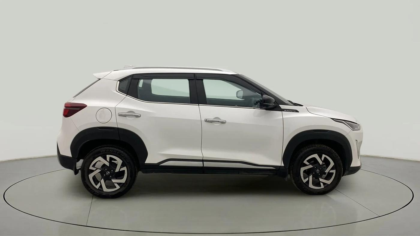 2023 Nissan MAGNITE XV PREMIUM TURBO (O) CVT, Petrol, Automatic, 10,864 km, Right Side View
