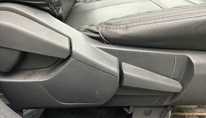 2023 Nissan MAGNITE XV PREMIUM TURBO (O) CVT, Petrol, Automatic, 10,864 km, Driver Side Adjustment Panel