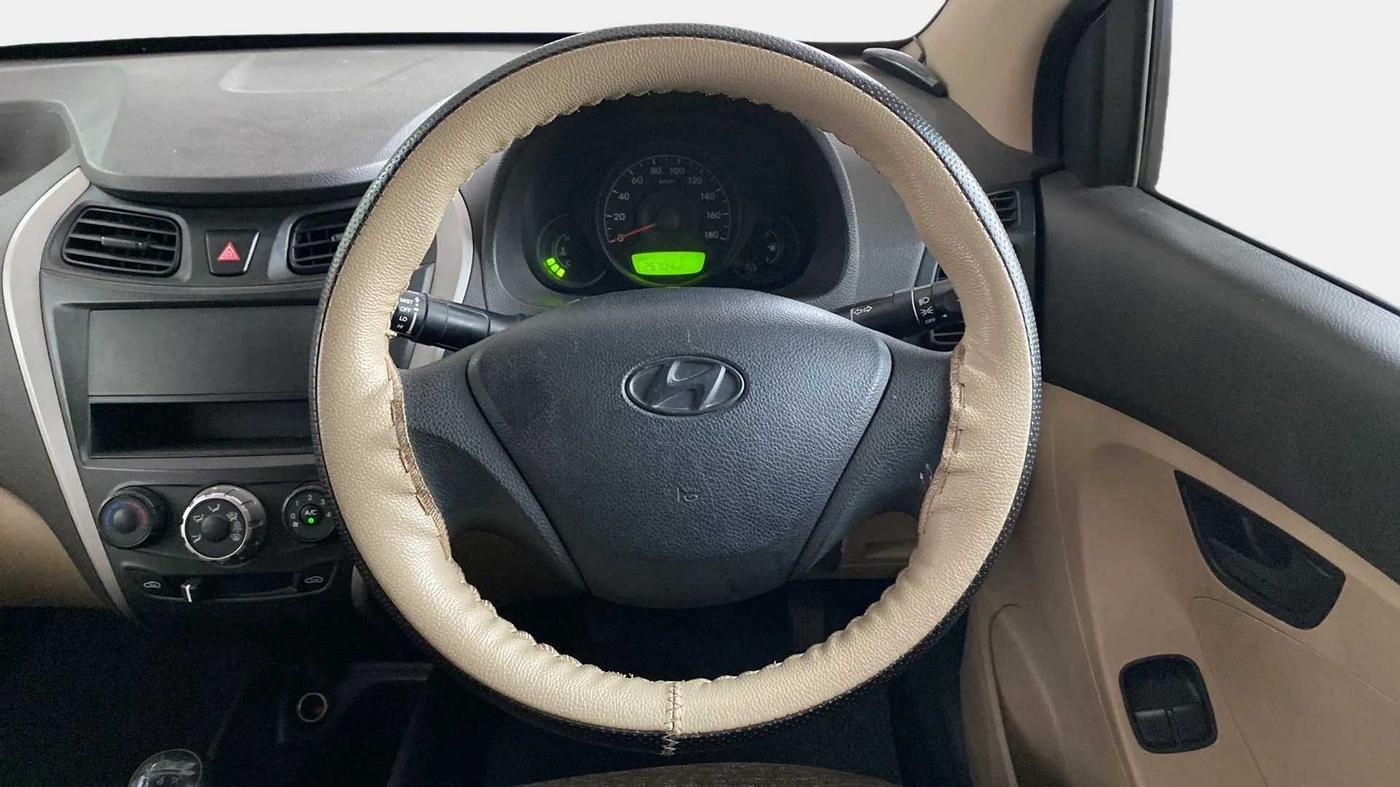 2014 Hyundai Eon ERA +, Petrol, Manual, 25,692 km, Steering Wheel Close Up