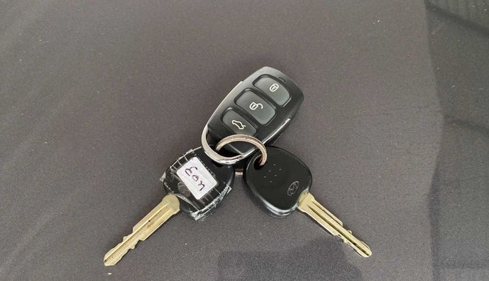 2014 Hyundai Eon ERA +, Petrol, Manual, 25,692 km, Key Close Up