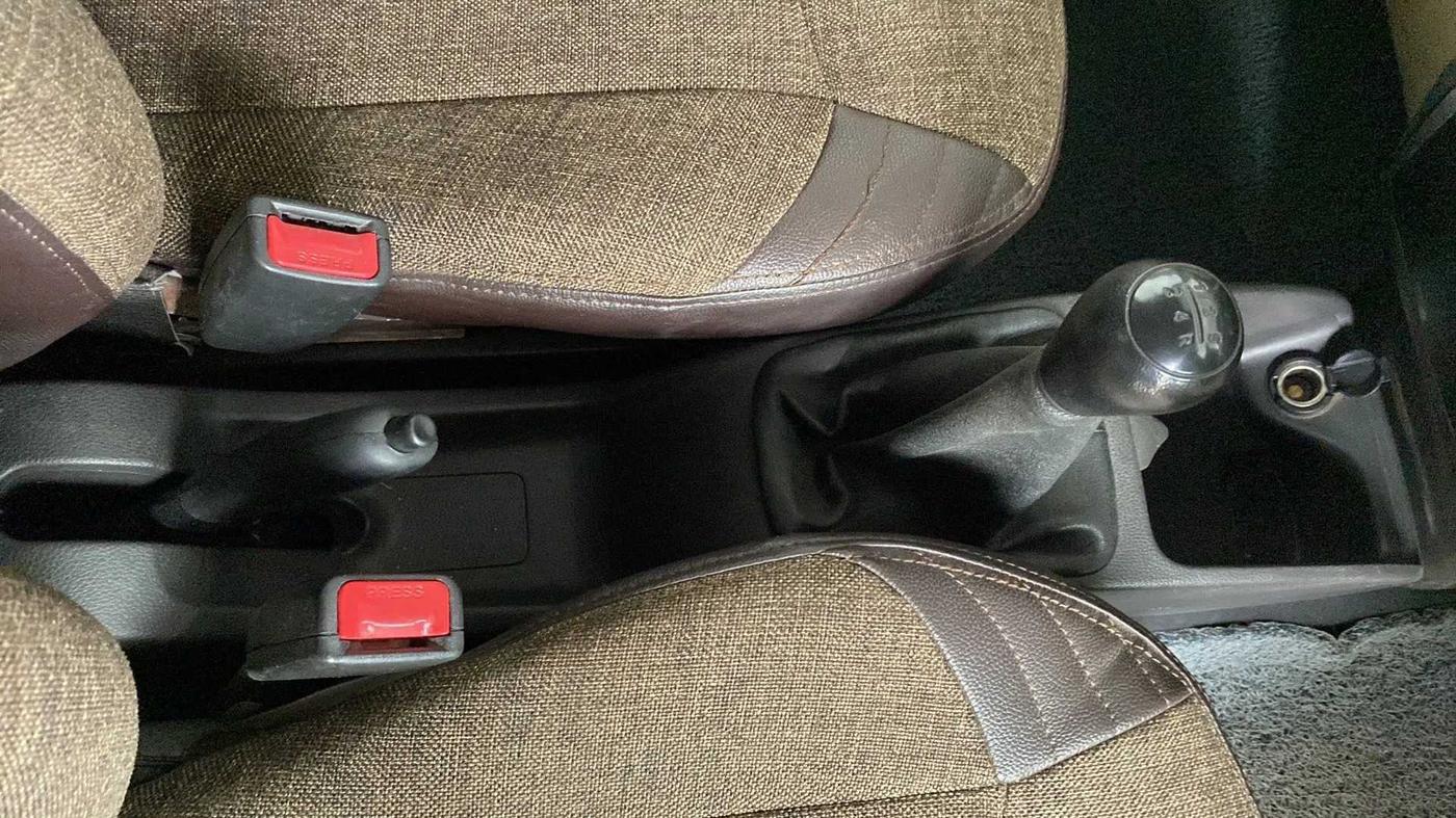2014 Hyundai Eon ERA +, Petrol, Manual, 25,692 km, Gear Lever