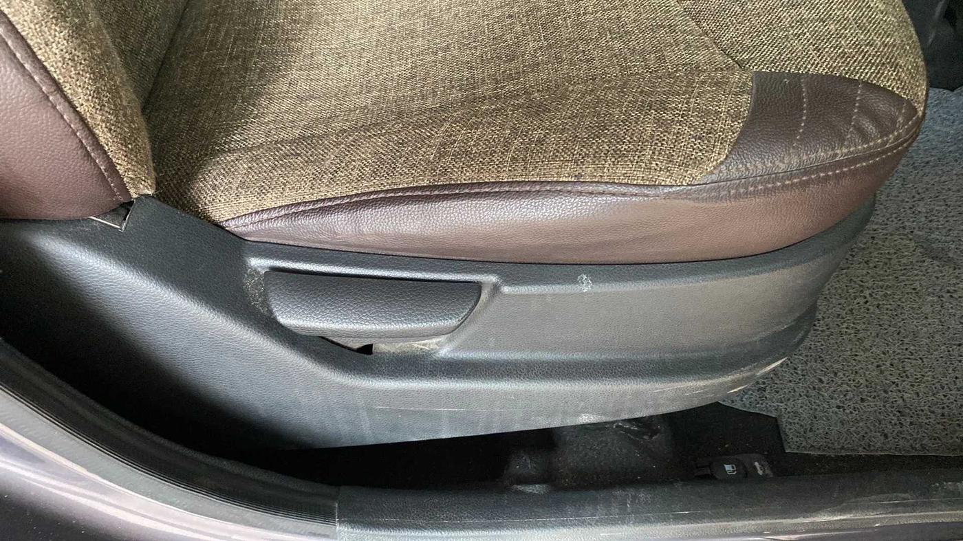 2014 Hyundai Eon ERA +, Petrol, Manual, 25,692 km, Driver Side Adjustment Panel
