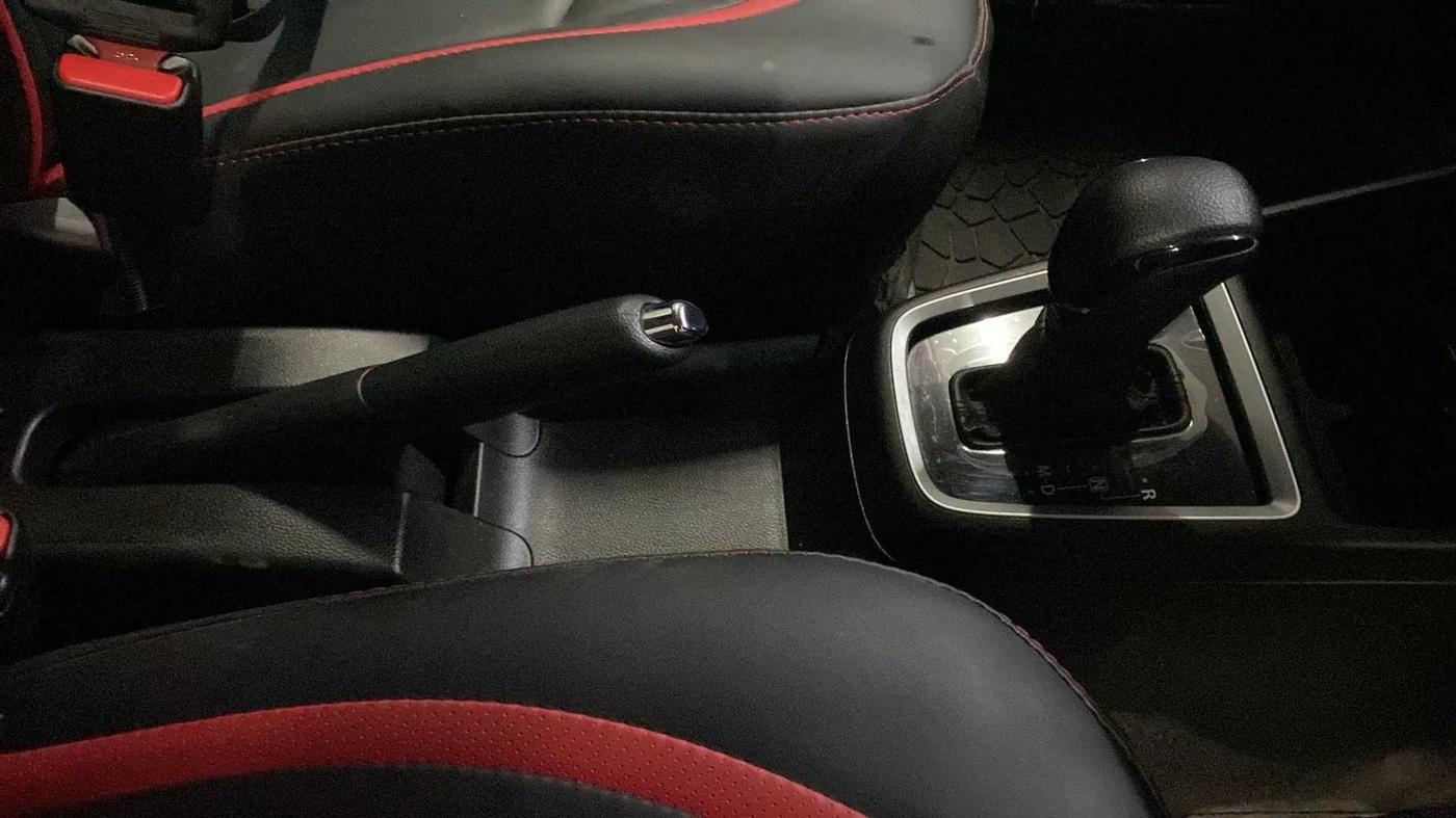 2023 Maruti Swift ZXI PLUS AMT DUAL TONE, Petrol, Automatic, 3,451 km, Gear Lever