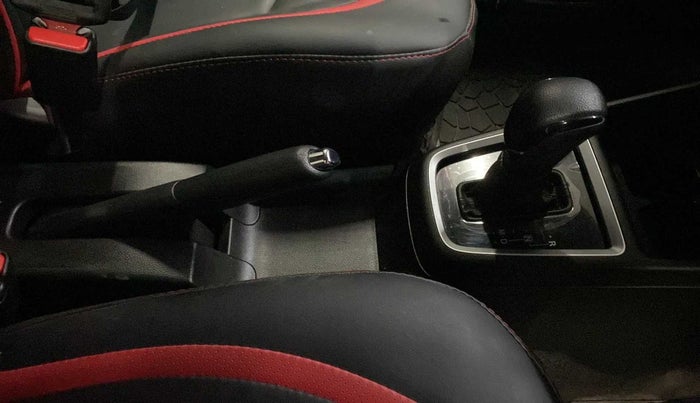 2023 Maruti Swift ZXI PLUS AMT DUAL TONE, Petrol, Automatic, 3,451 km, Gear Lever