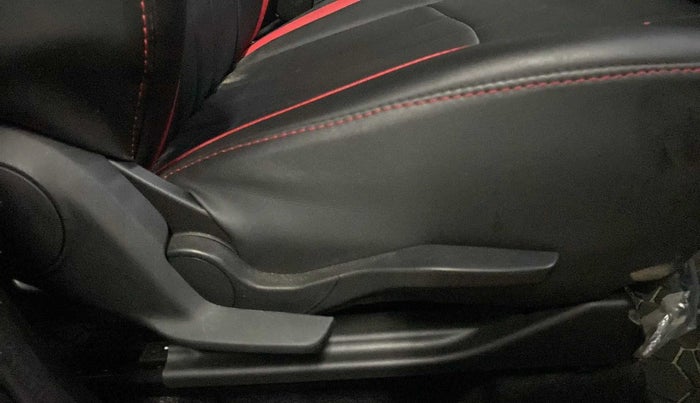 2023 Maruti Swift ZXI PLUS AMT DUAL TONE, Petrol, Automatic, 3,451 km, Driver Side Adjustment Panel
