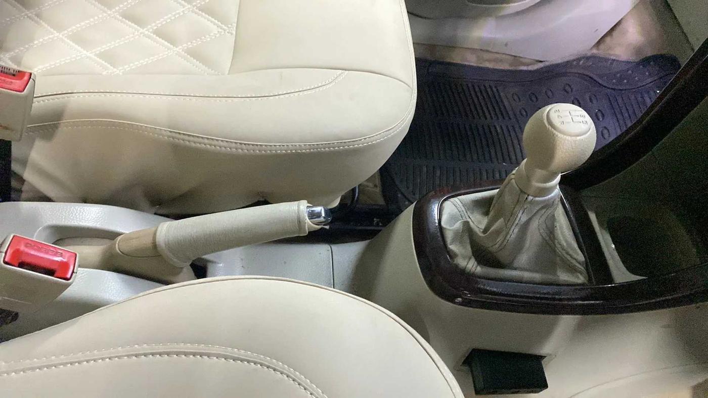 2013 Maruti Ertiga VXI CNG, CNG, Manual, 93,228 km, Gear Lever