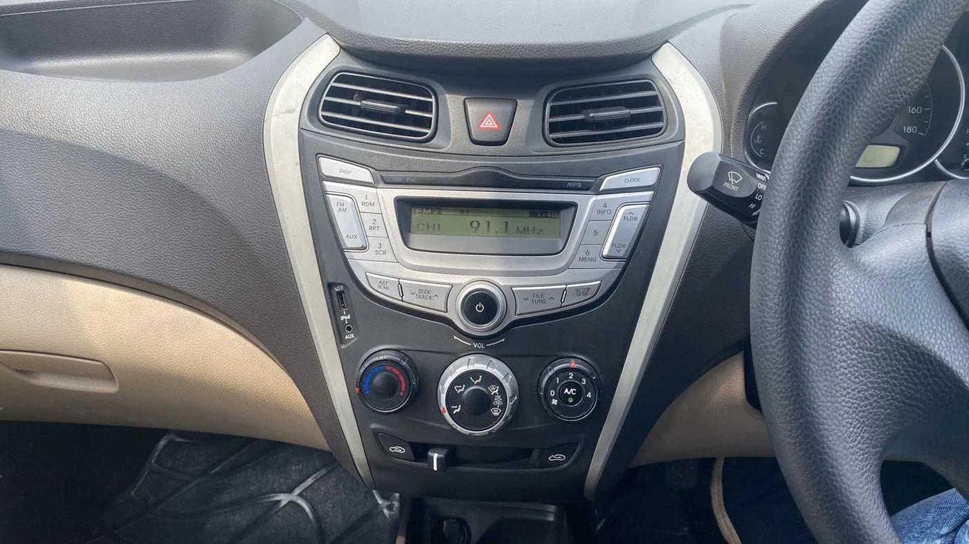 2017 Hyundai Eon MAGNA +, Petrol, Manual, 67,254 km, Air Conditioner