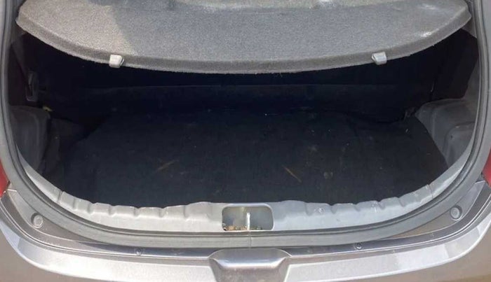 2017 Hyundai Eon MAGNA +, Petrol, Manual, 67,254 km, Boot Inside