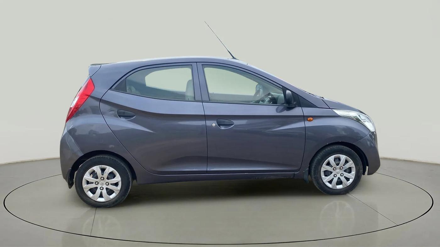 2017 Hyundai Eon MAGNA +, Petrol, Manual, 67,254 km, Right Side View