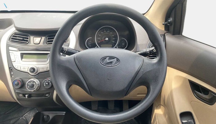 2017 Hyundai Eon MAGNA +, Petrol, Manual, 67,254 km, Steering Wheel Close Up