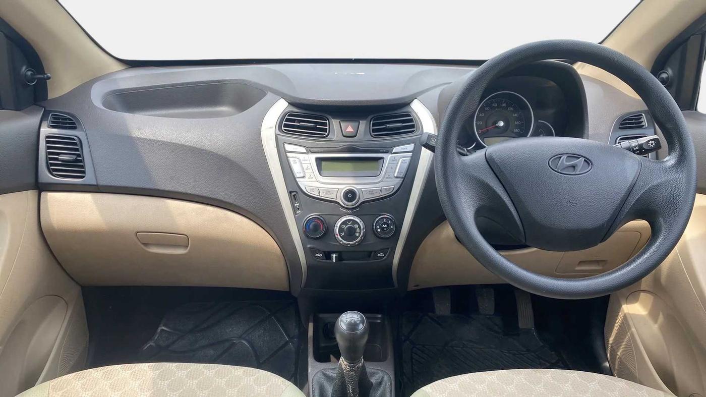 2017 Hyundai Eon MAGNA +, Petrol, Manual, 67,254 km, Dashboard