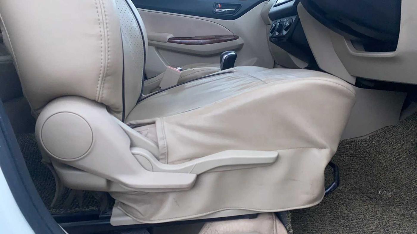 2018 Maruti Dzire VXI AMT, Petrol, Automatic, 41,263 km, Driver Side Adjustment Panel