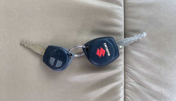 2018 Maruti Dzire VXI AMT, Petrol, Automatic, 41,263 km, Key Close Up