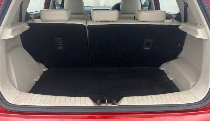 2021 Mahindra XUV300 W8 (O) 1.5 DIESEL, Diesel, Manual, 65,046 km, Boot Inside