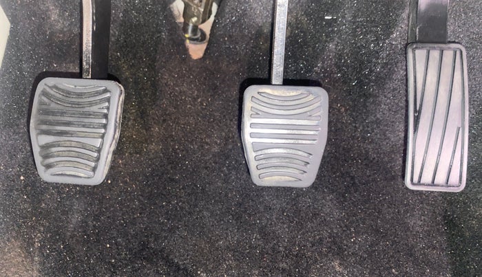 2021 Mahindra XUV300 W8 (O) 1.5 DIESEL, Diesel, Manual, 65,046 km, Pedals