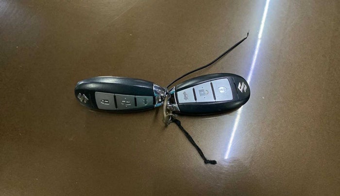 2015 Maruti Ciaz ZXI+, Petrol, Manual, 34,622 km, Key Close Up