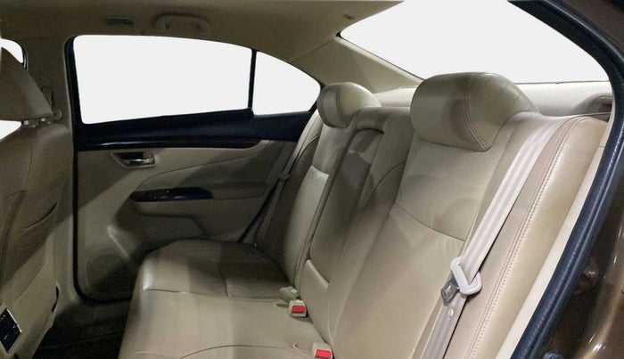 2015 Maruti Ciaz ZXI+, Petrol, Manual, 34,622 km, Right Side Rear Door Cabin