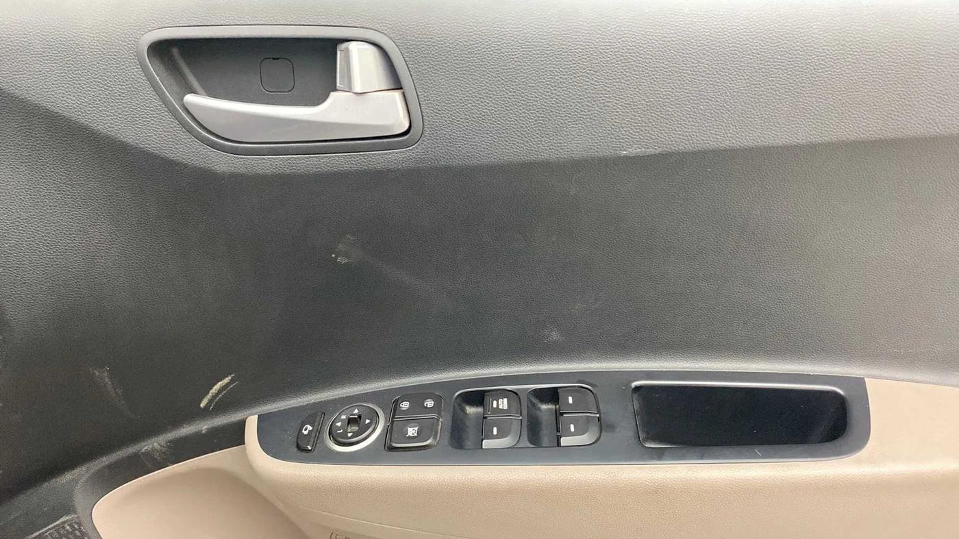 2018 Hyundai Grand i10 ASTA 1.2 KAPPA VTVT, Petrol, Manual, 52,878 km, Driver Side Door Panels Control