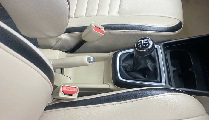 2017 Maruti Dzire VXI, Petrol, Manual, 35,892 km, Gear Lever