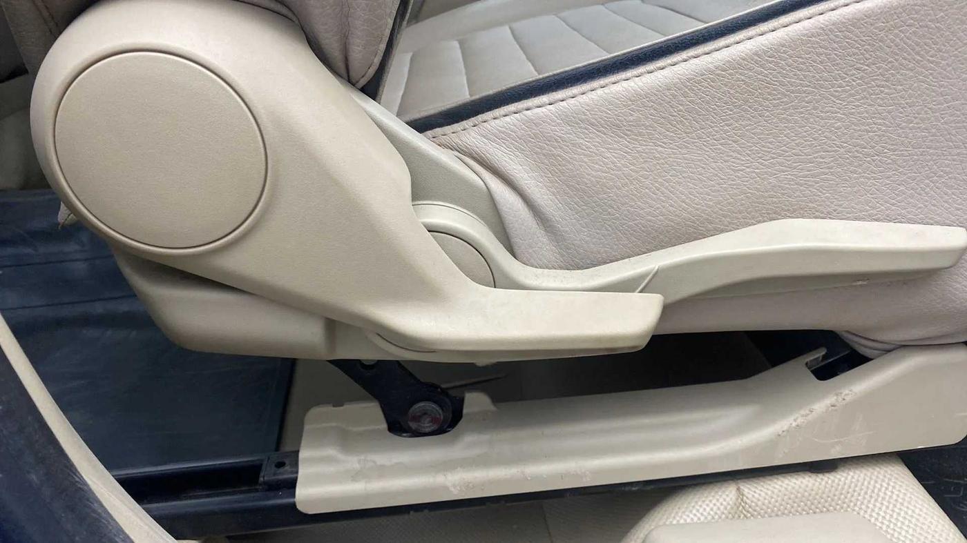 2017 Maruti Dzire VXI, Petrol, Manual, 35,892 km, Driver Side Adjustment Panel