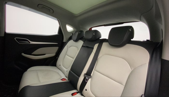 2022 MG ASTOR SAVVY 1.5 CVT, Petrol, Automatic, 13,163 km, Right Side Rear Door Cabin