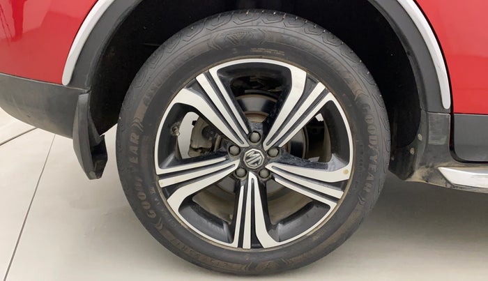2022 MG ASTOR SAVVY 1.5 CVT, Petrol, Automatic, 13,163 km, Right Rear Wheel