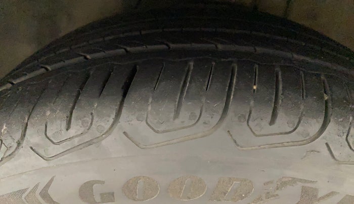 2022 MG ASTOR SAVVY 1.5 CVT, Petrol, Automatic, 13,163 km, Left Front Tyre Tread
