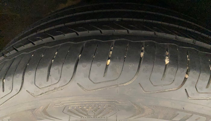 2022 MG ASTOR SAVVY 1.5 CVT, Petrol, Automatic, 13,163 km, Right Rear Tyre Tread