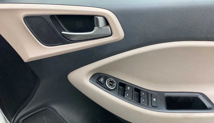 2018 Hyundai Elite i20 ASTA 1.2 (O), Petrol, Manual, 35,000 km, Driver Side Door Panels Control