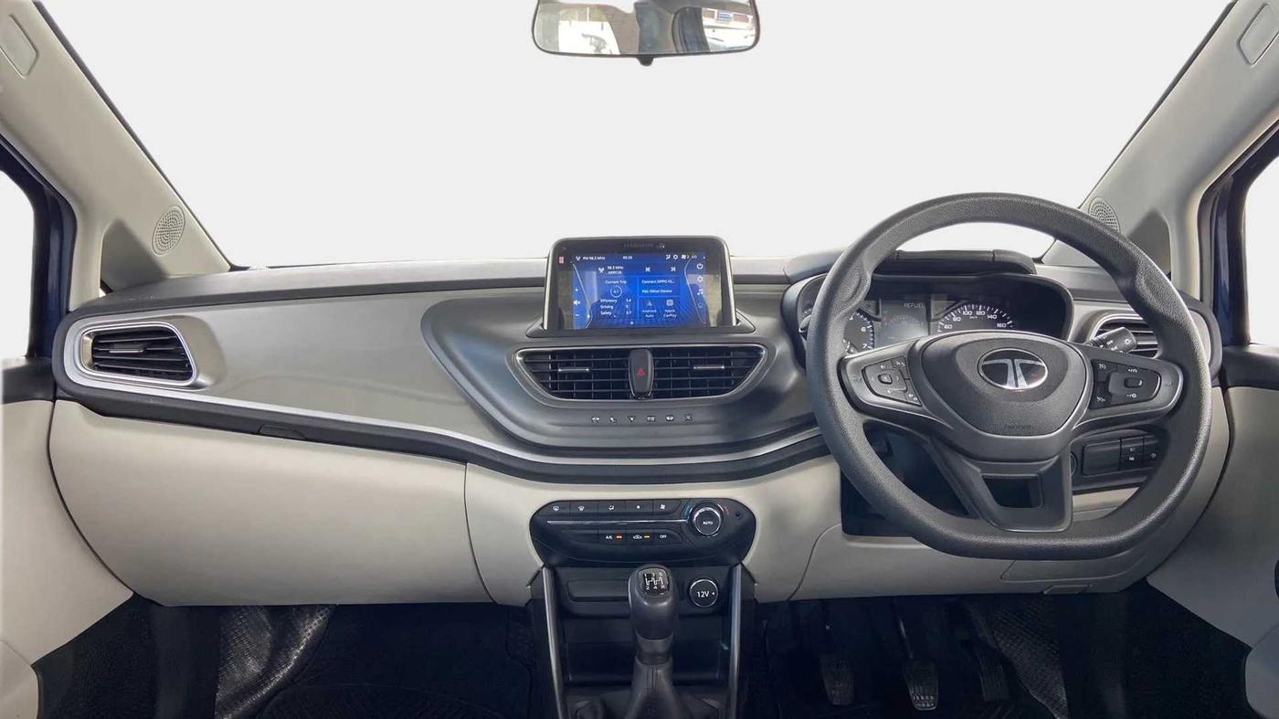 2024 Tata ALTROZ XZ PETROL, Petrol, Manual, 10,222 km, Dashboard