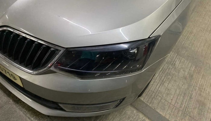 2017 Skoda Rapid STYLE 1.6 MPI AT, Petrol, Automatic, 50,496 km, Left headlight - Minor scratches