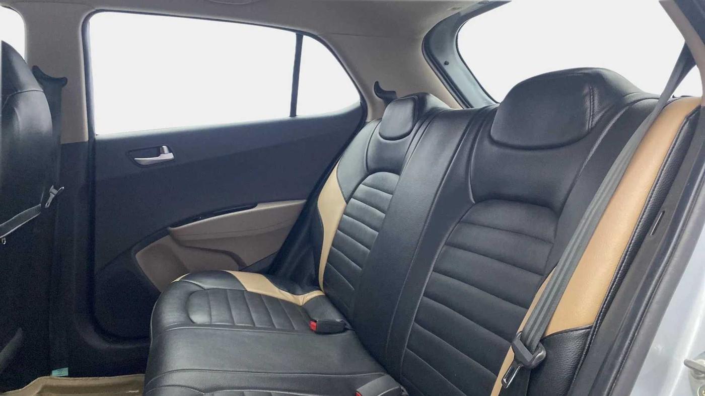 2019 Hyundai Grand i10 SPORTZ AT 1.2 KAPPA VTVT, Petrol, Automatic, 86,752 km, Right Side Rear Door Cabin