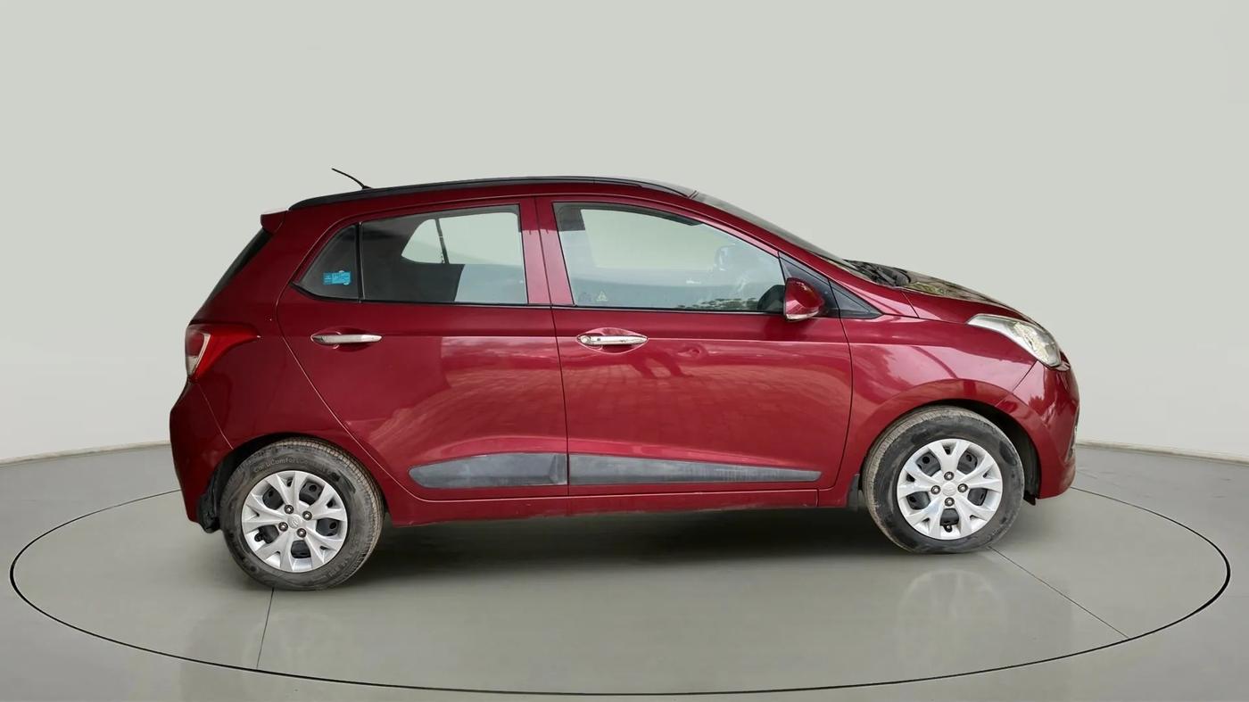 2013 Hyundai Grand i10 SPORTZ 1.2 KAPPA VTVT, Petrol, Manual, 68,155 km, Right Side View