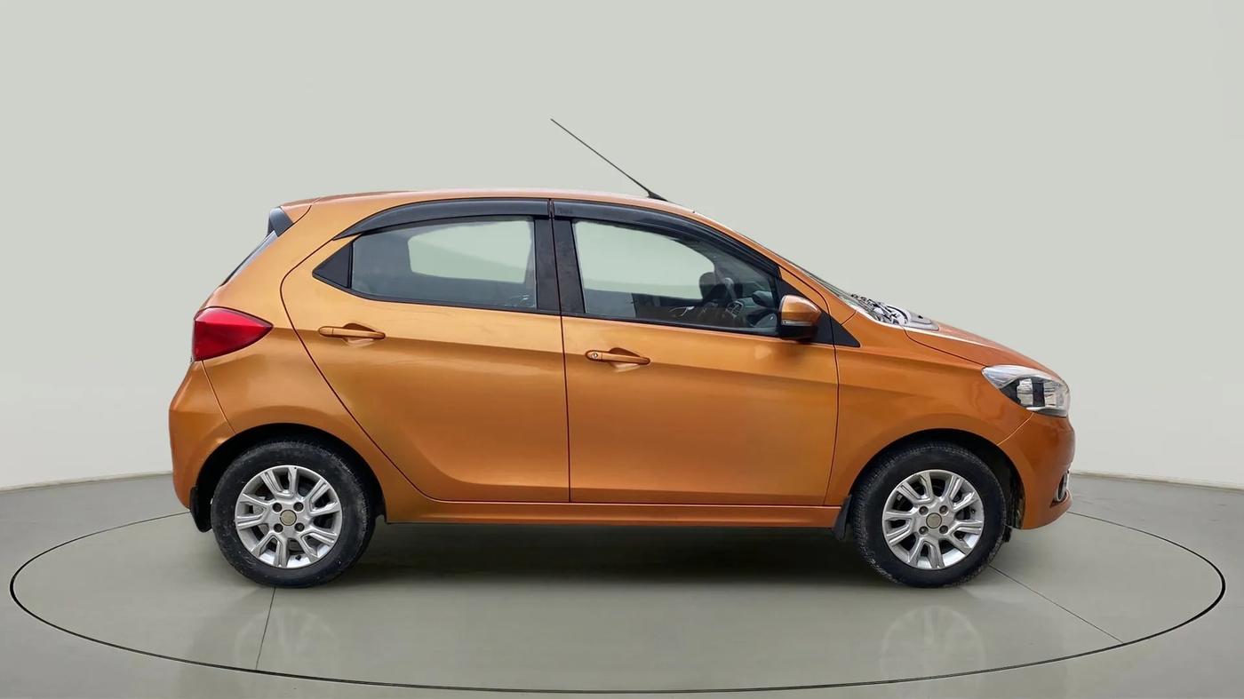 2017 Tata Tiago XZ PETROL, Petrol, Manual, 34,970 km, Right Side View