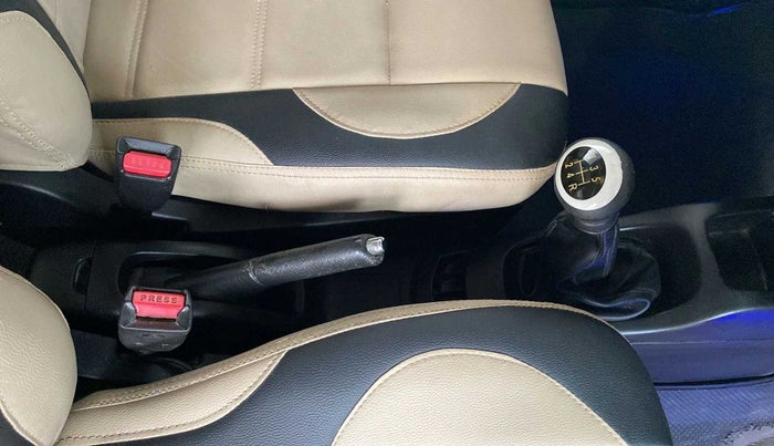 2014 Maruti Wagon R 1.0 VXI, Petrol, Manual, 1,10,723 km, Gear Lever