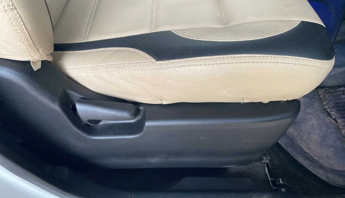 2014 Maruti Wagon R 1.0 VXI, Petrol, Manual, 1,10,723 km, Driver Side Adjustment Panel