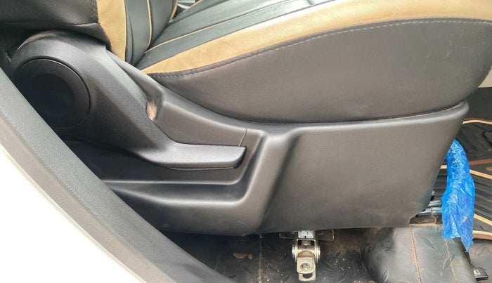 2020 Maruti New Wagon-R LXI CNG (O) 1.0, CNG, Manual, 15,425 km, Driver Side Adjustment Panel