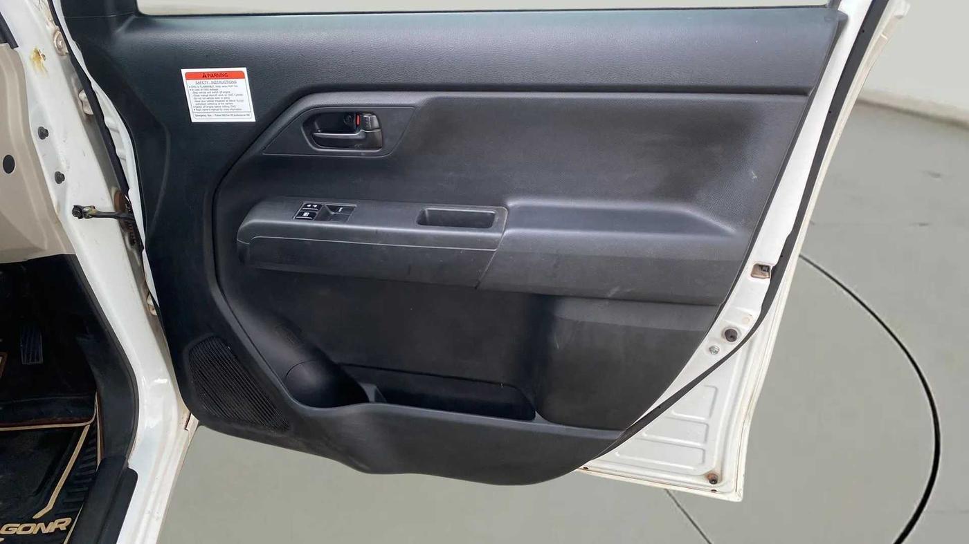 2020 Maruti New Wagon-R LXI CNG (O) 1.0, CNG, Manual, 15,425 km, Driver Side Door Panels Control