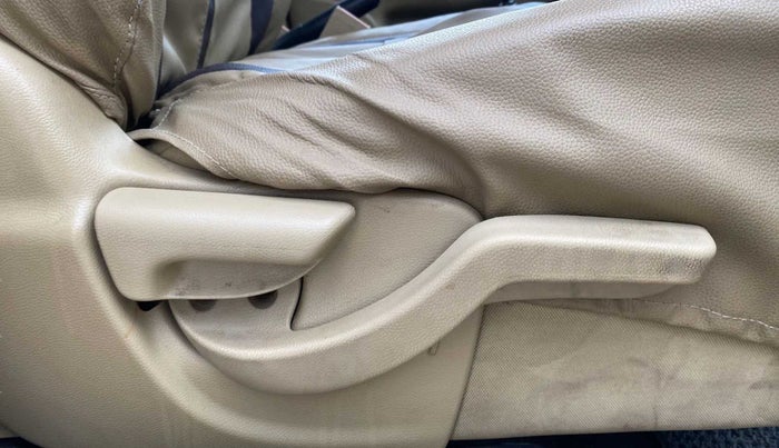 2017 Honda Amaze 1.2L I-VTEC S, Petrol, Manual, 23,105 km, Driver Side Adjustment Panel