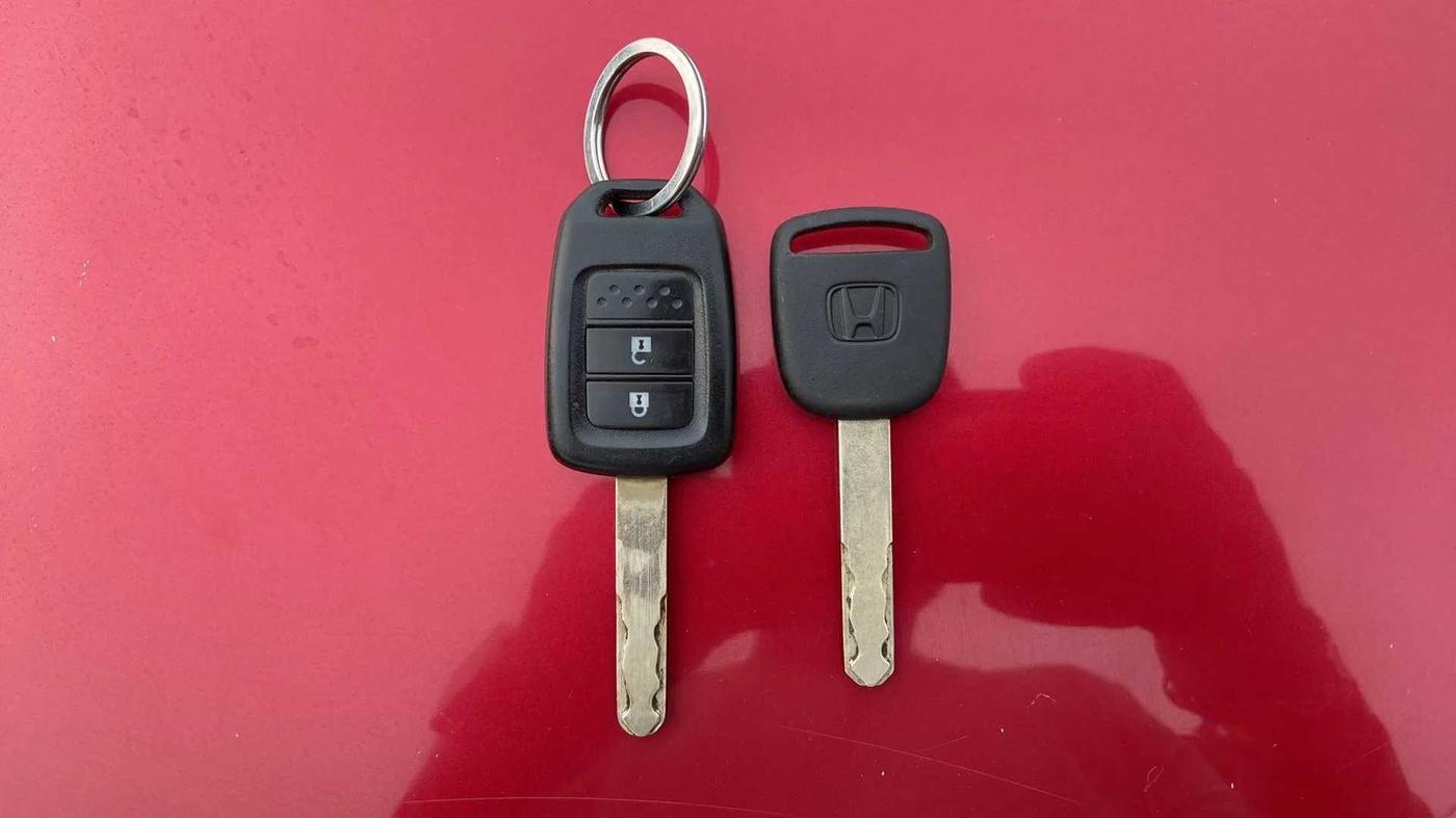 2018 Honda Amaze 1.2L I-VTEC S, CNG, Manual, 65,570 km, Key Close Up