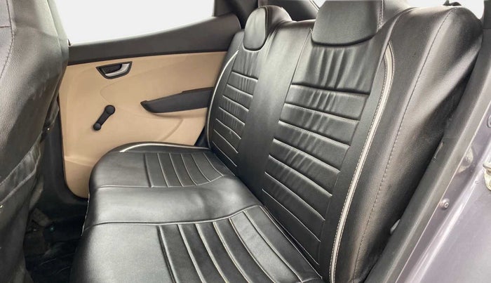 2016 Hyundai Eon SPORTZ, Petrol, Manual, 58,511 km, Right Side Rear Door Cabin